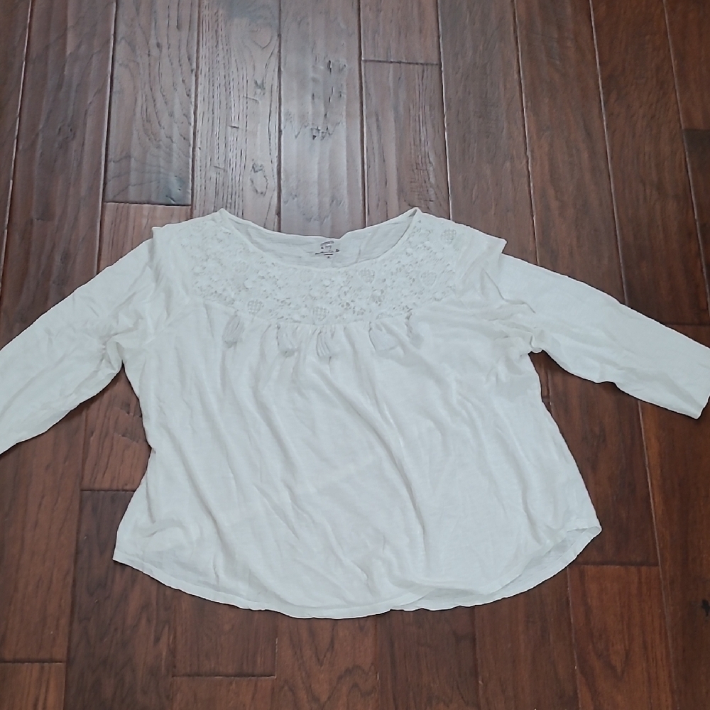 Crown & Ivy White Blouse with Lace & Tassel Accents size XL